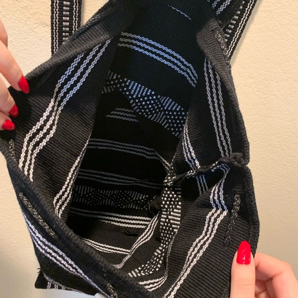 NWOT Aztec print drawstring backpack - Picture 9 of 11